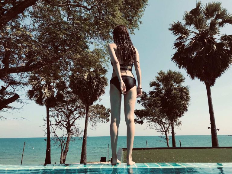 游泳5分钟。拍照两小时。