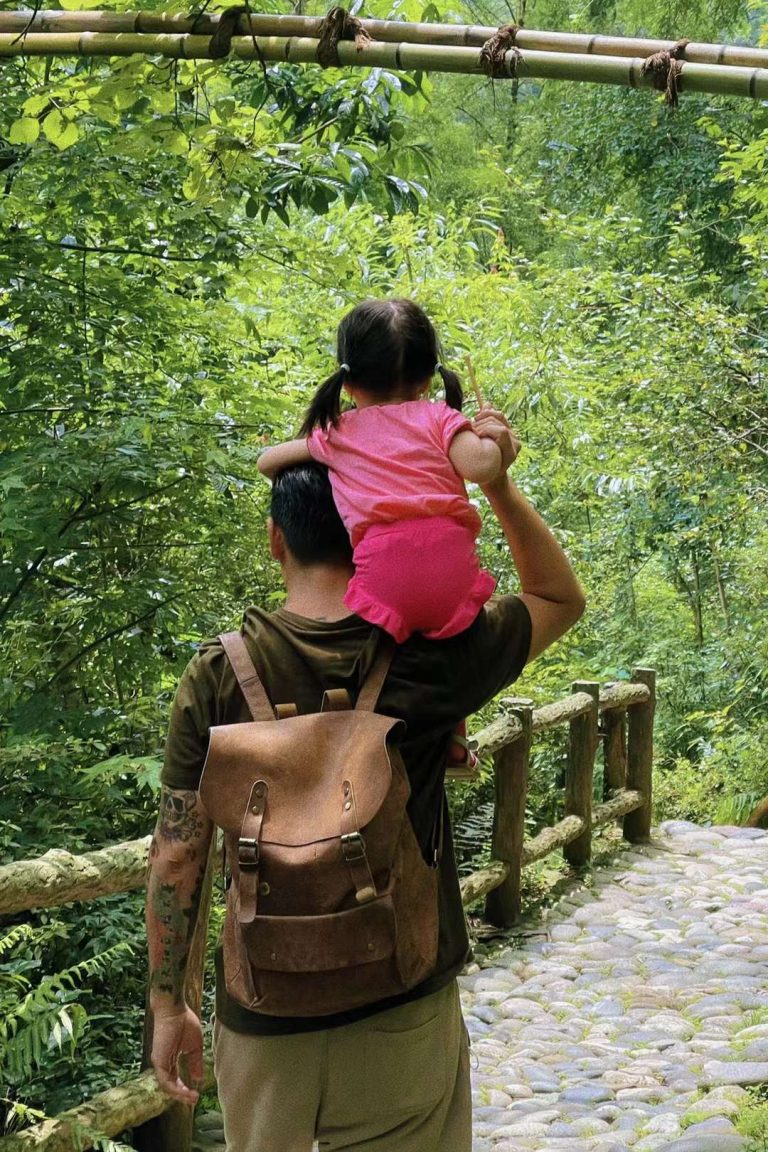 抽空带三喜去了熊猫谷