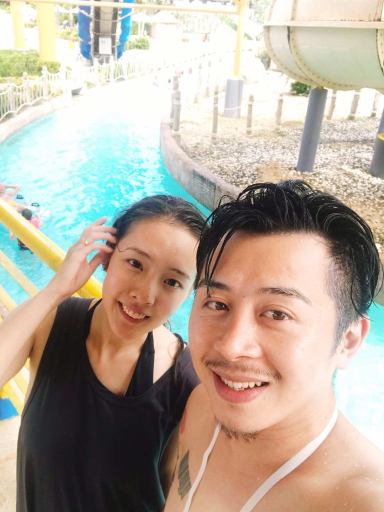 我们把小朋友仍在酒店然后去玩了。