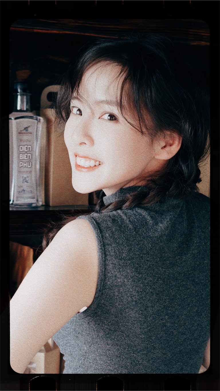 在悬崖咖啡厅发呆。