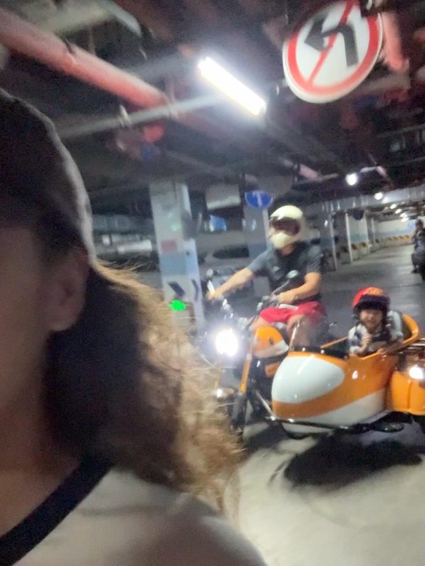 第一天送到了学校。