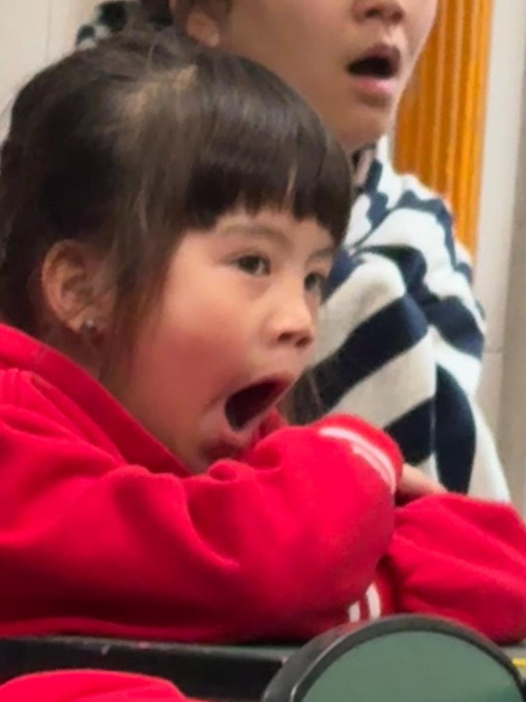 上课时候的小朋友