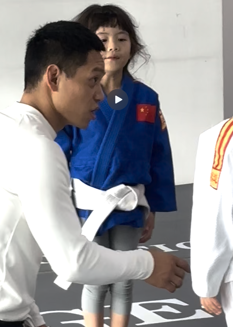 又到了柔道日。