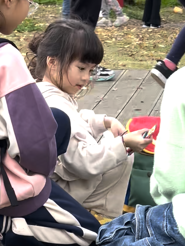 偷偷跟踪三喜的游学–捡化石