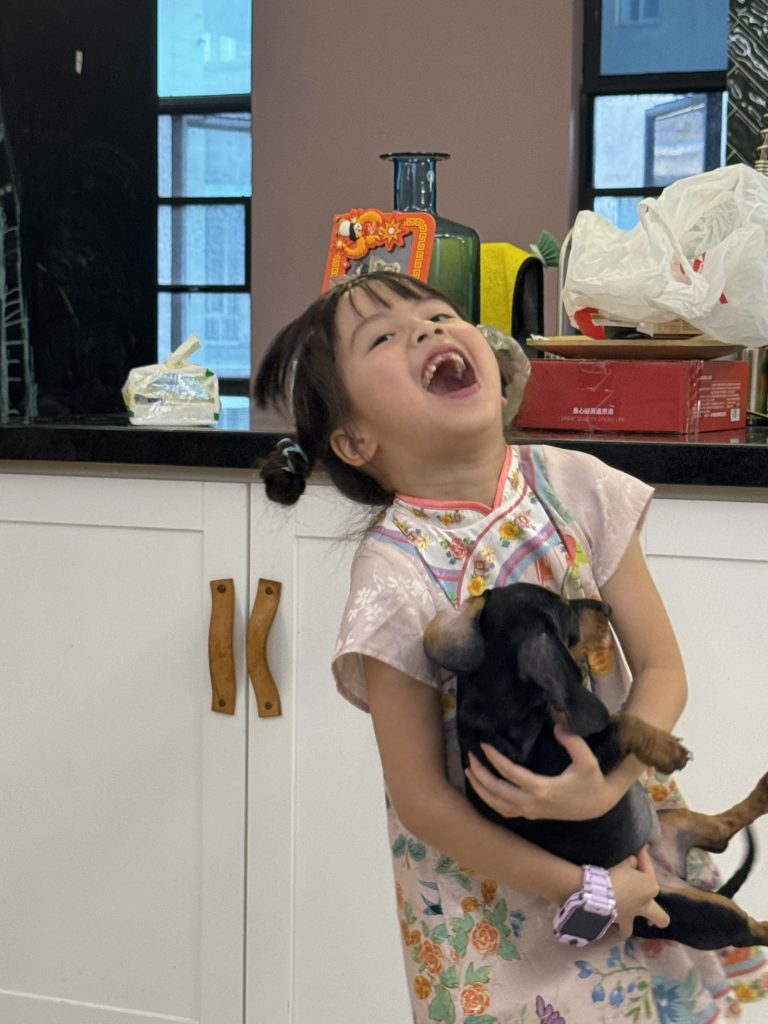 “舔到牙齿了！”