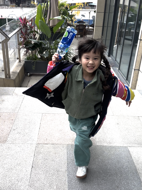 三喜每次遇到他都会害羞