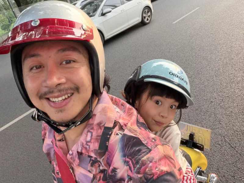 这个月女儿就8岁了。